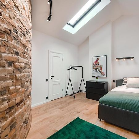 Big Design Apt - Sleeps 12 - Best Location Riga Esterno foto