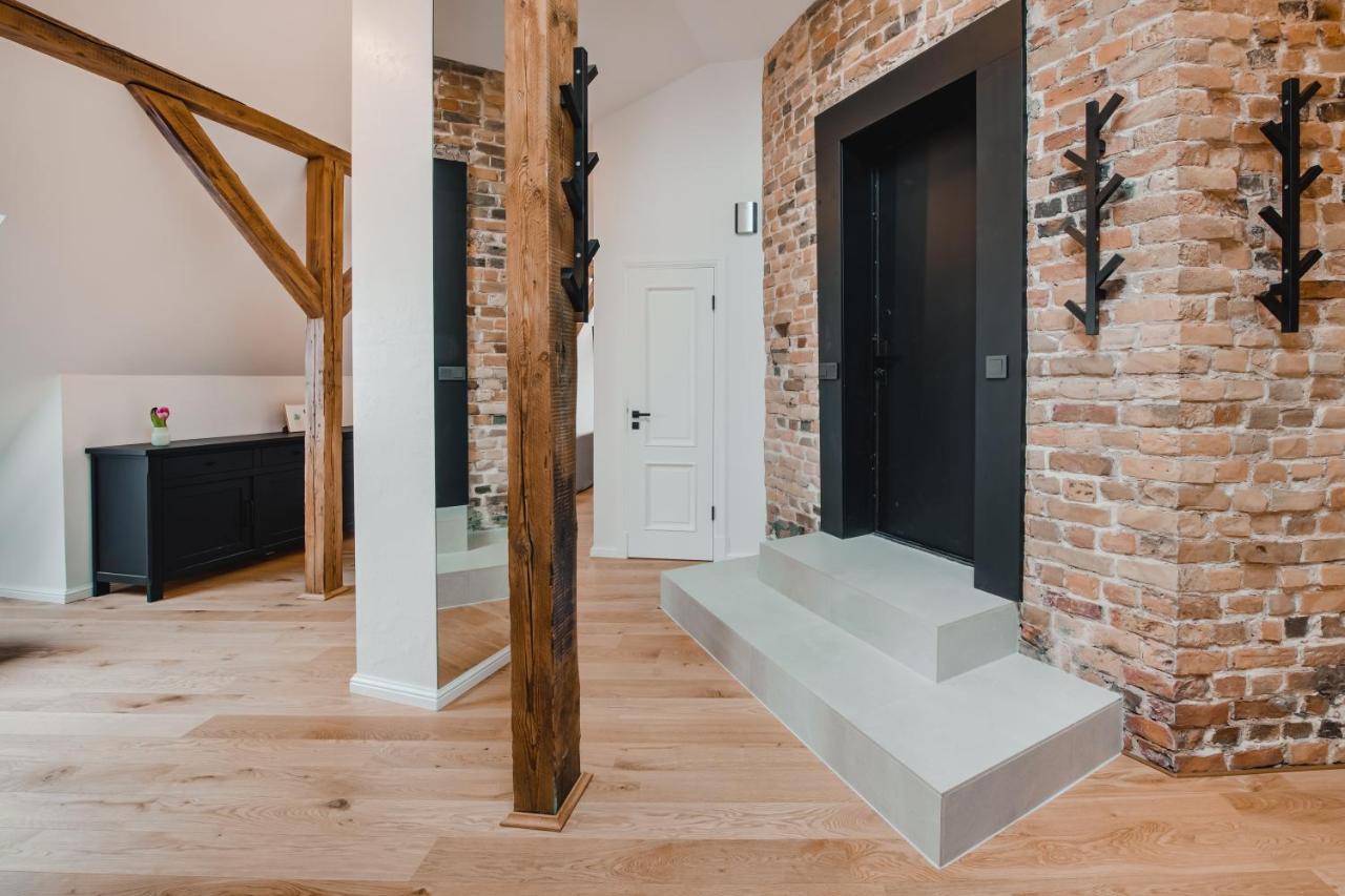 Big Design Apt - Sleeps 12 - Best Location Riga Esterno foto