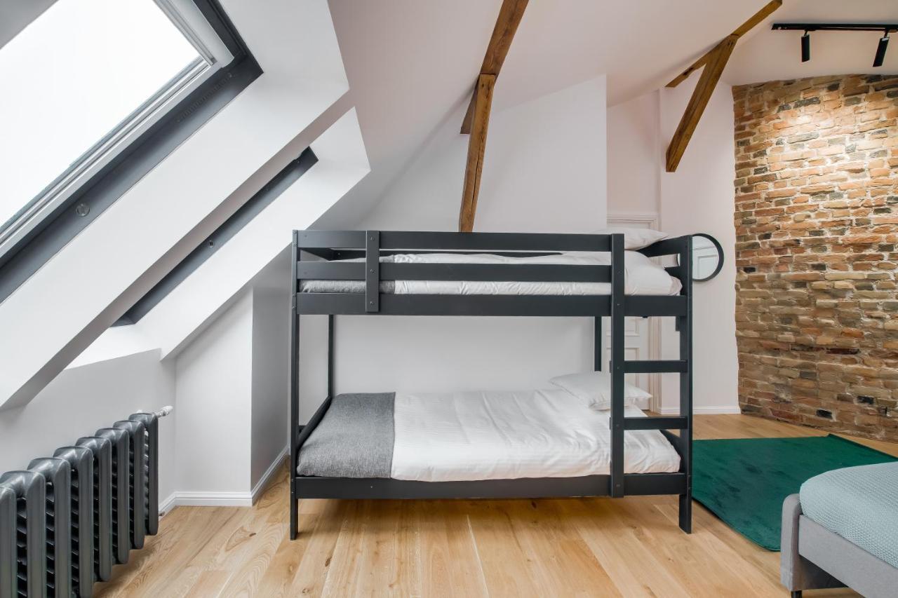 Big Design Apt - Sleeps 12 - Best Location Riga Esterno foto