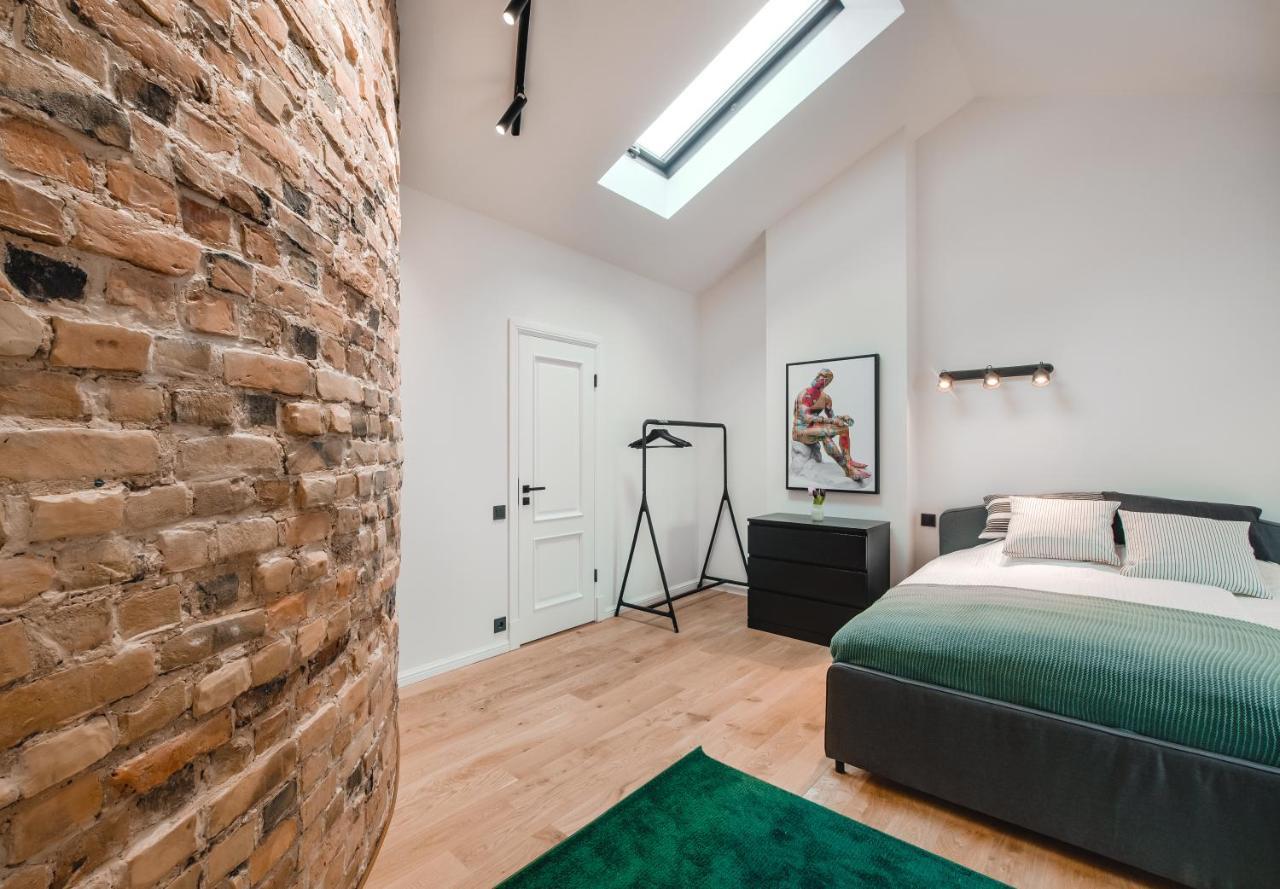 Big Design Apt - Sleeps 12 - Best Location Riga Esterno foto