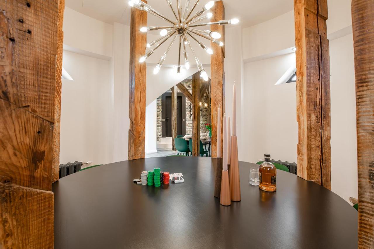 Big Design Apt - Sleeps 12 - Best Location Riga Esterno foto