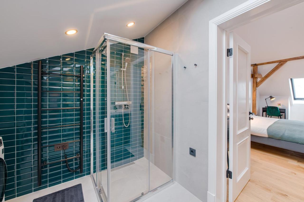 Big Design Apt - Sleeps 12 - Best Location Riga Esterno foto