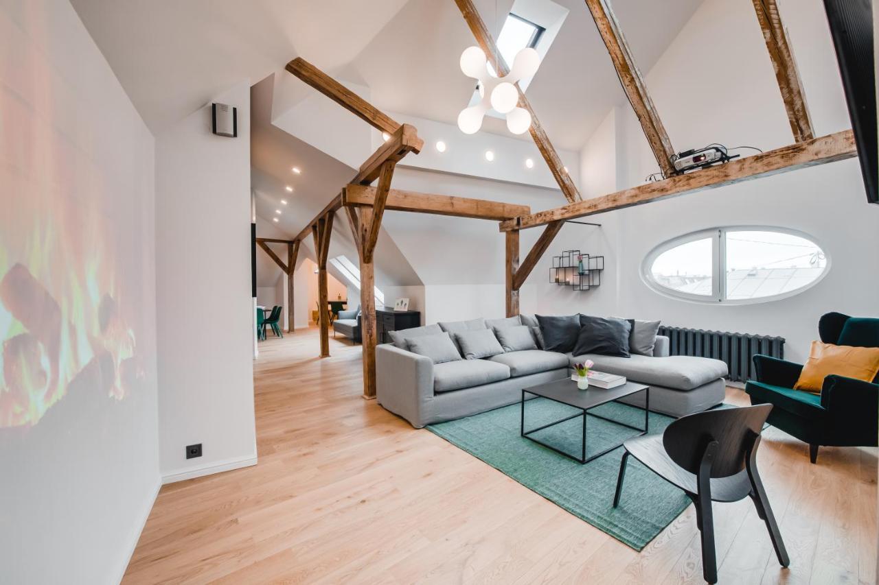 Big Design Apt - Sleeps 12 - Best Location Riga Esterno foto