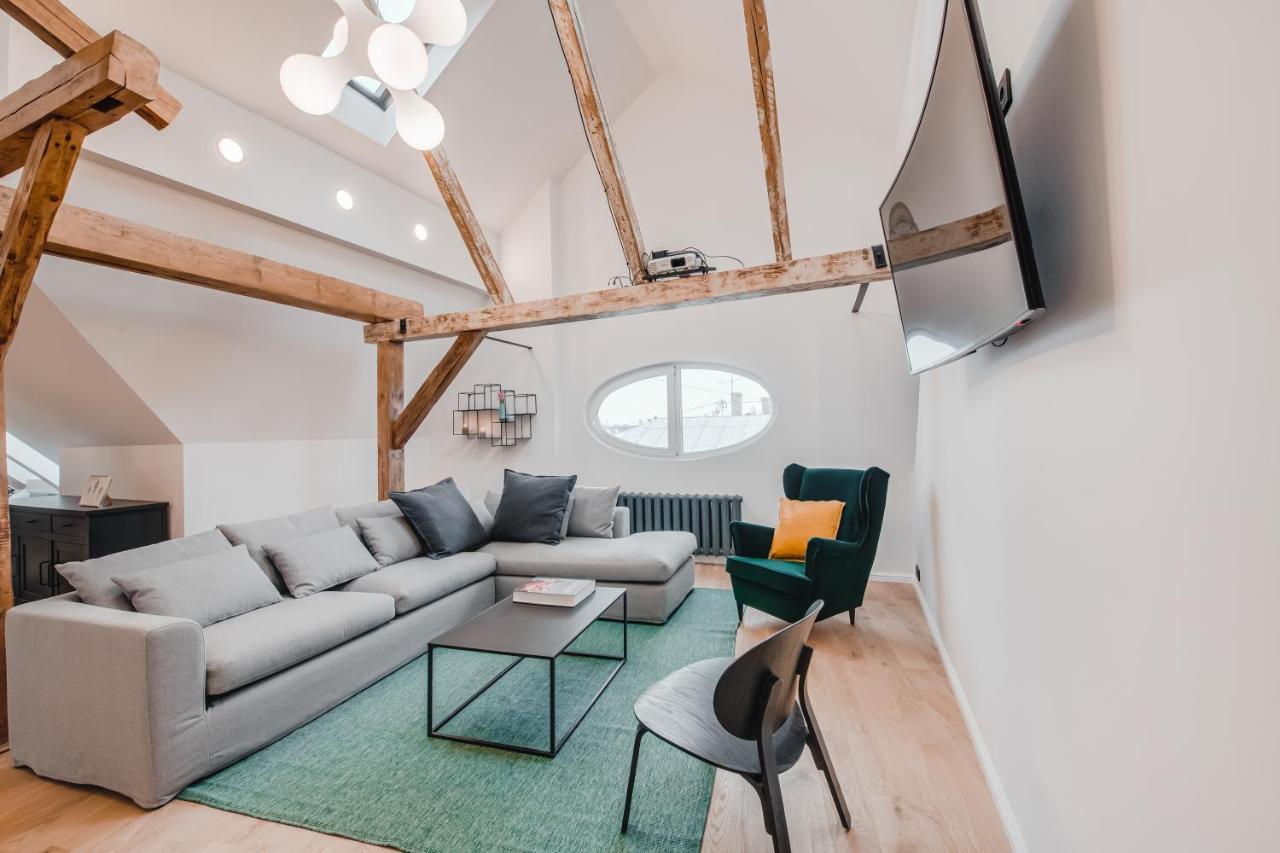 Big Design Apt - Sleeps 12 - Best Location Riga Esterno foto