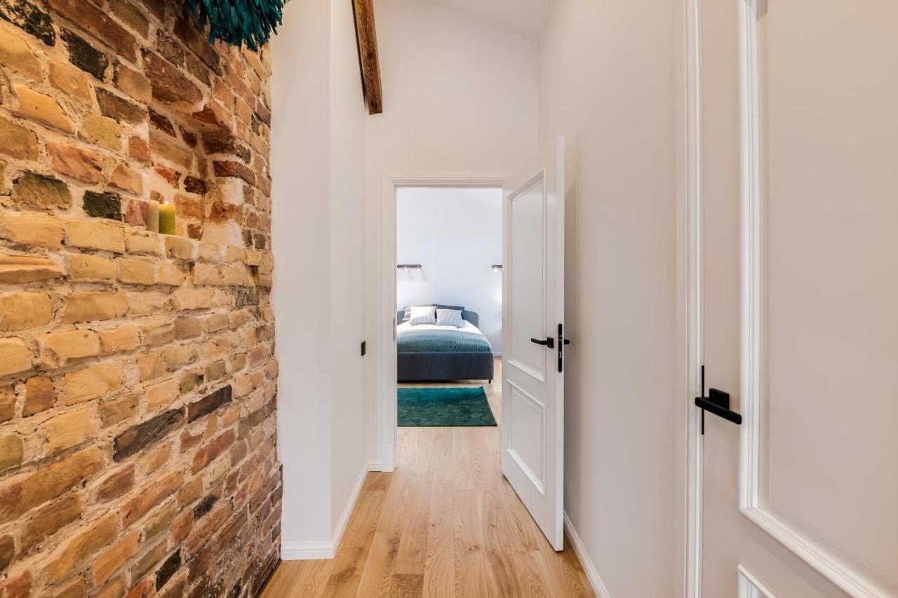Big Design Apt - Sleeps 12 - Best Location Riga Esterno foto