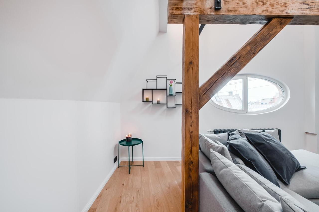 Big Design Apt - Sleeps 12 - Best Location Riga Esterno foto